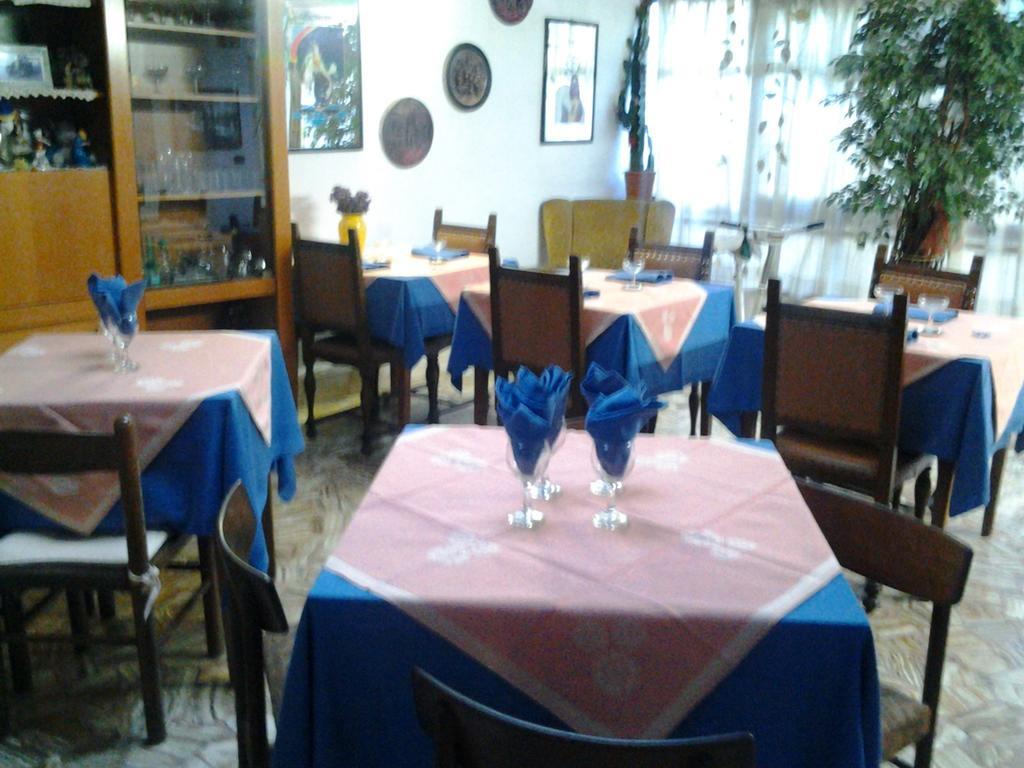 Villa Lea Viareggio Bagian luar foto